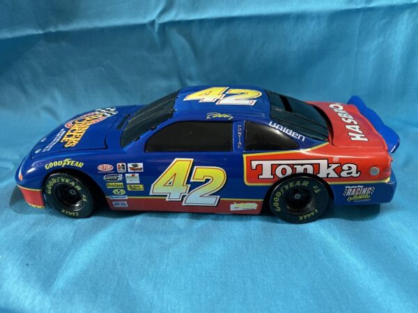 1996 Action 1:24 Diecast NASCAR Robby Gordon Tonka Hasbro Pontiac Bank #42 - Image 7