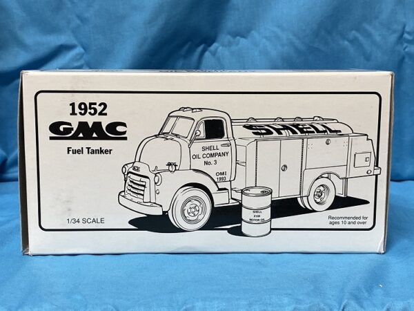 First Gear Shell Oil Company 1952 GMC Fuel Tanker 1:34 #28-0106 - Image 3