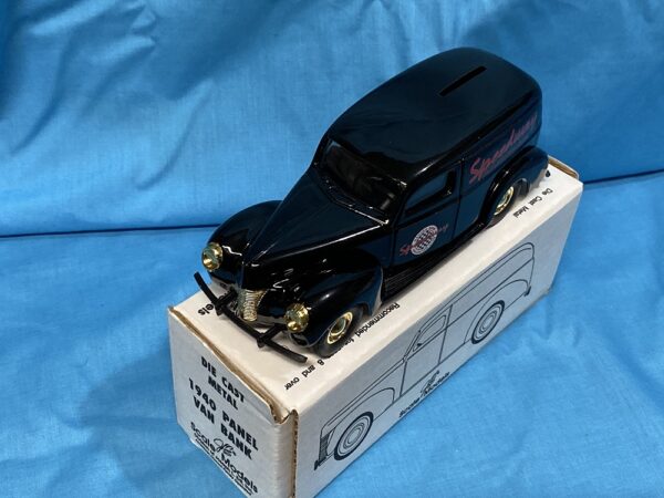 ERTL 1:25 1940 FORD PANEL VAN SPEEDWAY MARKETING GD-6006 IN ORIGINAL BOX - Image 2