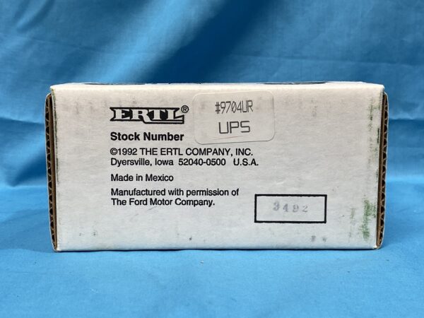 ERTL stock# 9704UR Open Front Panel Side"UPS" Truck Locking Coin Bank - Image 10