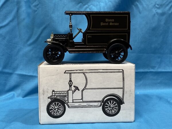 ERTL stock# 9704UR Open Front Panel Side"UPS" Truck Locking Coin Bank - Image 5