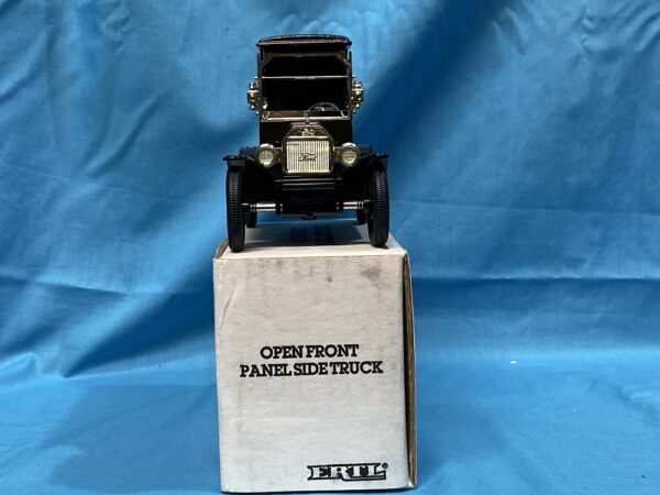 ERTL stock# 9704UR Open Front Panel Side"UPS" Truck Locking Coin Bank - Image 2