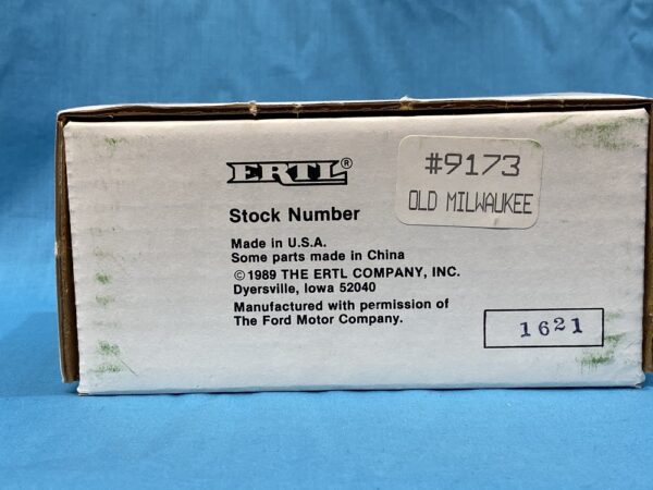 ERTL 1918 Barrel Bank #9173 Old Milwaukee 1/25 Scale - Image 10