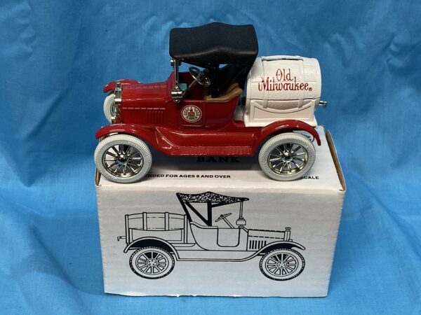 ERTL 1918 Barrel Bank #9173 Old Milwaukee 1/25 Scale - Image 4