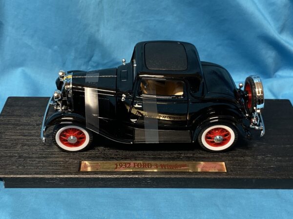 Fairfield Mint Road Legends 1:18 Ford 1932 3 Window Coupe Die Cast - Image 4