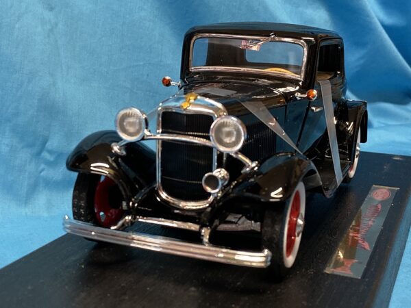 Fairfield Mint Road Legends 1:18 Ford 1932 3 Window Coupe Die Cast